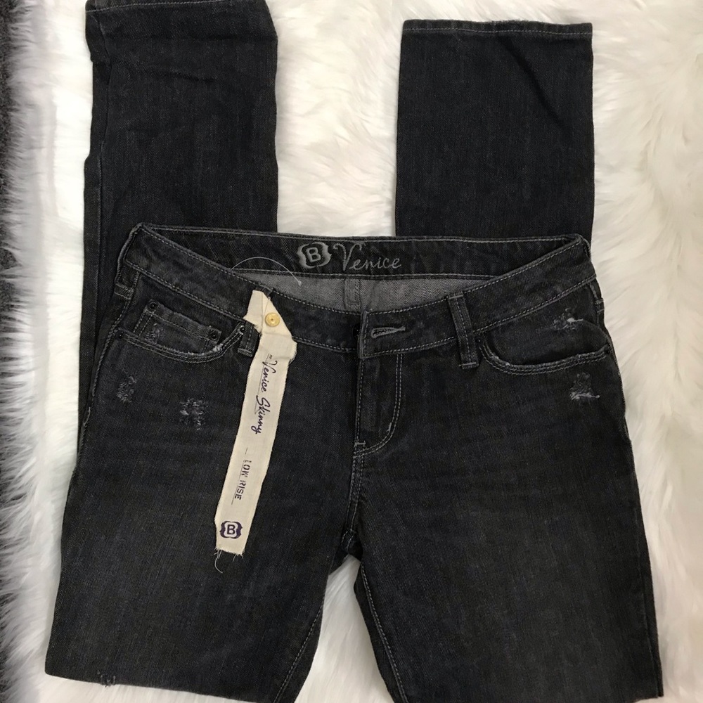 Bullhead Venice Black Distressed NWT Skinny Jeans